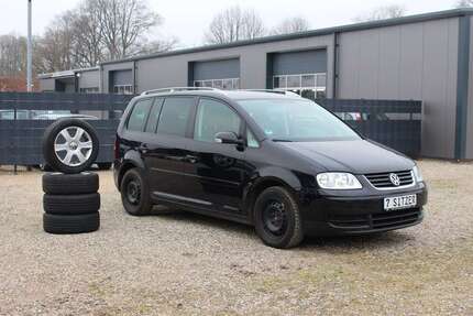 VW Touran 191.342 km 3.590 &euro; Mölln 23879
