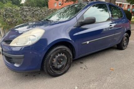 Renault Clio 185.000 km 1.650 &euro; Lübeck 23568