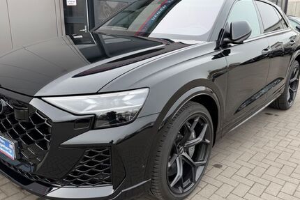 Audi RSQ8 2.000 km 174.990 &euro; Bad Segeberg 23795