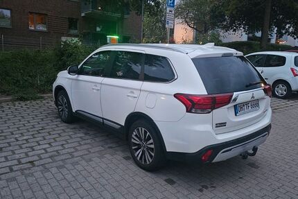 Mitsubishi Outlander 165.000 km 9.500 &euro; Lübeck 23558