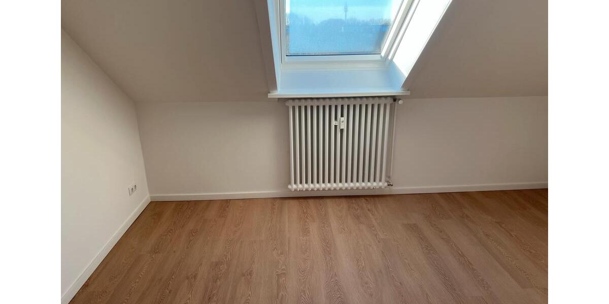 Dachgeschoßwohnung Bad Segeberg - 2 Zimmer, 40 m&sup2;, 750&euro; | Angebot:25322184