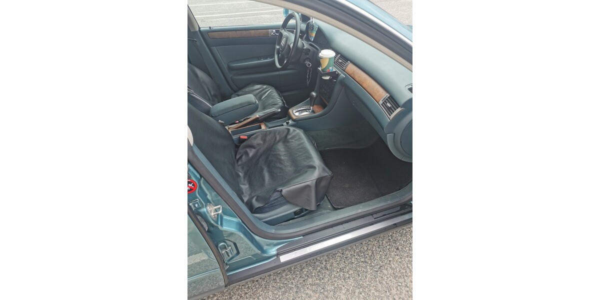 Audi A6 122.800 km 2.500 &euro; Lübeck 23539