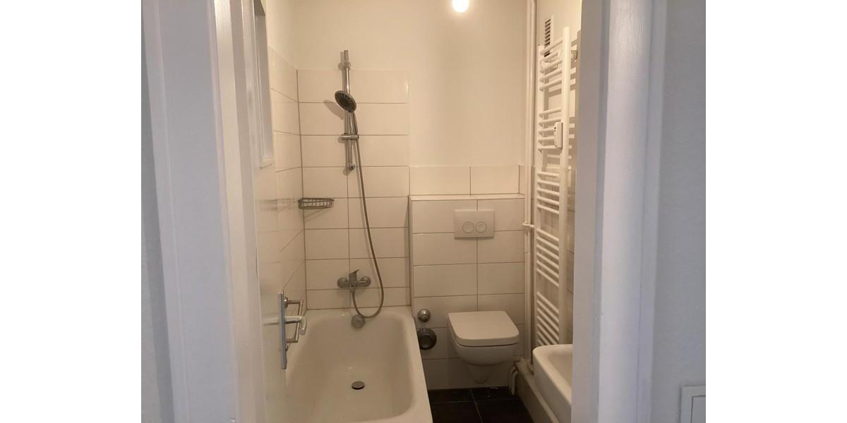 Wir haben renoviert für Sie! Top 2,5 Zimmer Wohnung mit Balkon und Aufzug! 2.5 zimmer