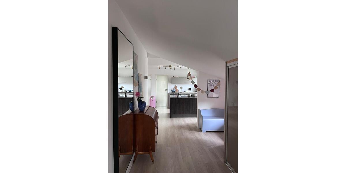 Moderne Dachgeschosswohnung in klein Rönnau 3 zimmer