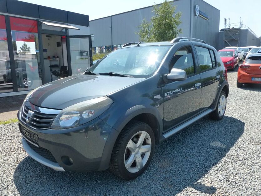 Dacia Sandero 147.000 km 3.950 € Lübeck 23560