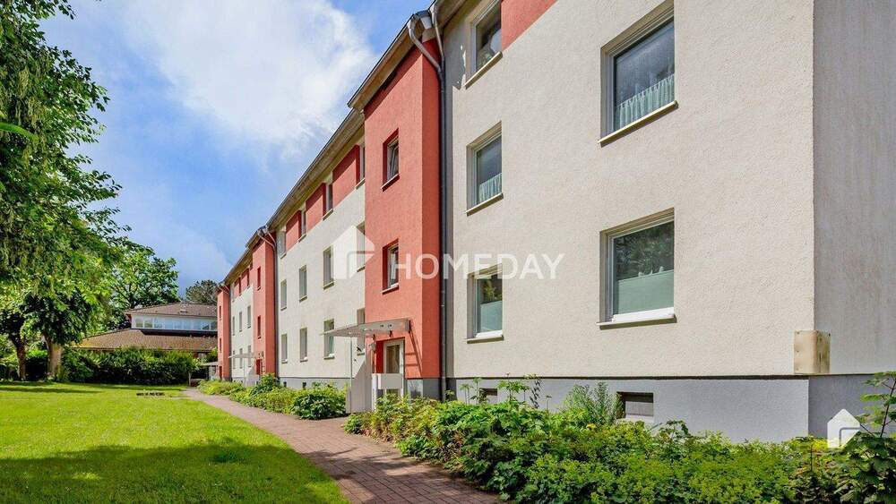 ETW mit Balkon in grüner Lage | In frisch saniertem MFH | 1. OG 3 zimmer