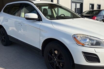 Volvo XC60 268.000 km 8.690 &euro; Bad Oldesloe 23843