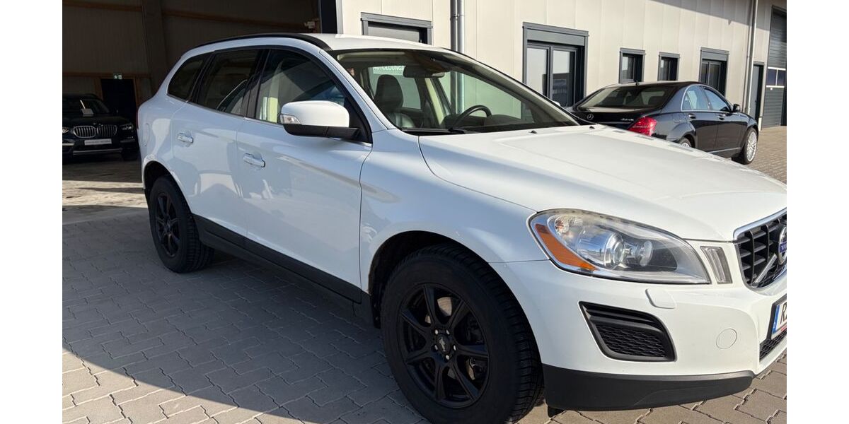 Volvo XC60 268.000 km 8.690 &euro; Bad Oldesloe 23843