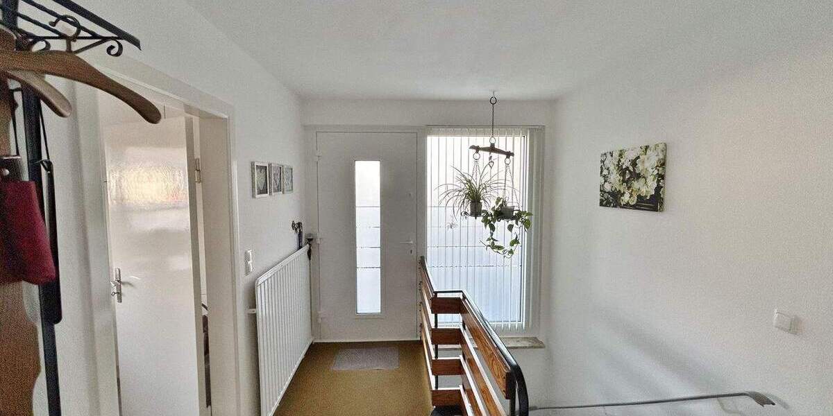 Gepflegtes Einfamilienhaus auf schönem Grundstück mit unverbaubarem Blick - Lübeck St. Jürgen 3 zimmer