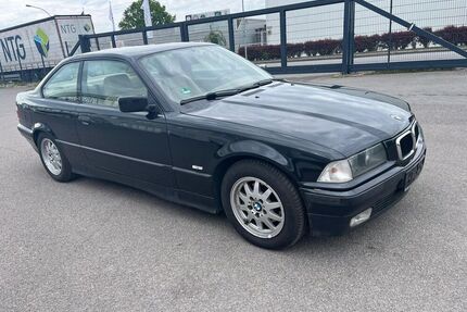 BMW 323
