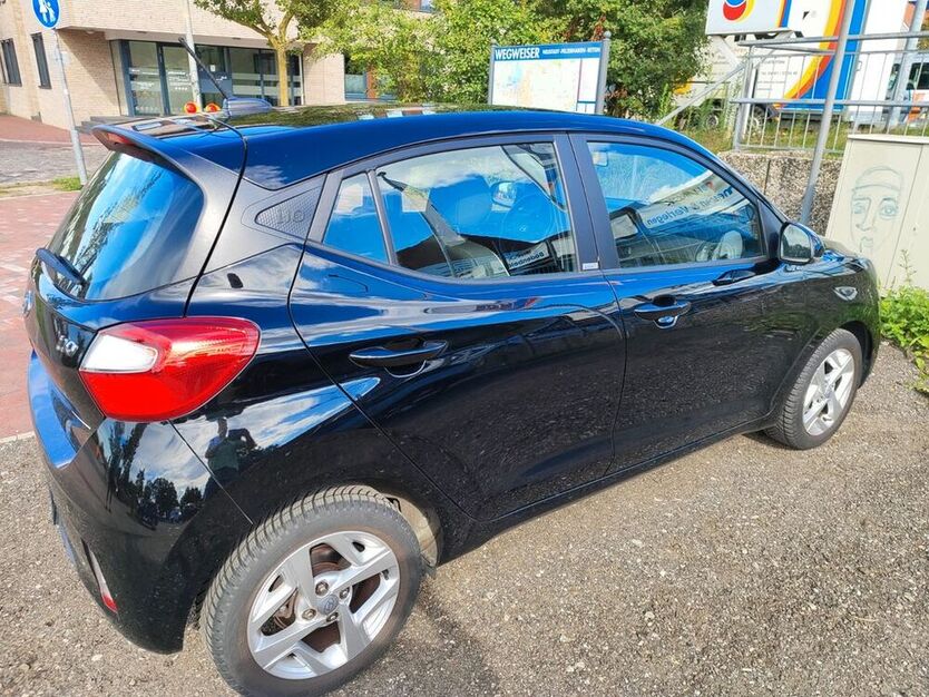 i10