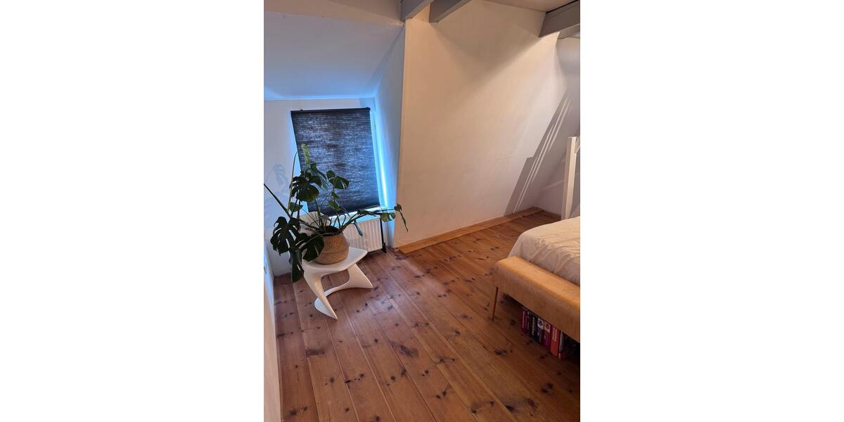 Etagenwohnung Lübeck Innenstadt - 2 Zimmer, 110 m&sup2;, 700&euro; | Angebot:25419605