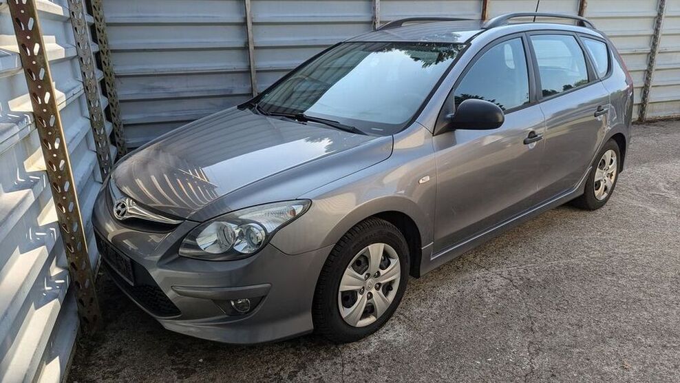 i30