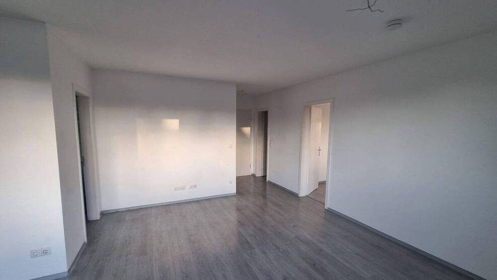 Gemütliche 2-Z-DG-Wohnung mit V-Bad in Neustadt i.H. 2 zimmer