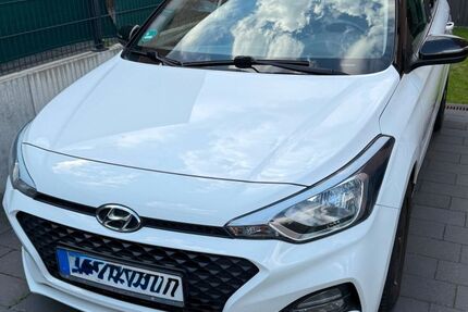 Hyundai i20 130.000 km 8.750 &euro; Groß Grönau 23627