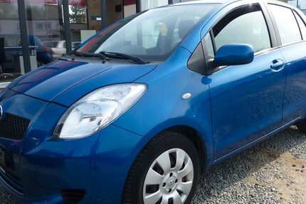 Toyota Yaris 88.000 km 3.950 &euro; Lübeck 23560