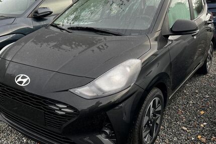 Hyundai i10 2.200 km 17.990 € Eutin 23701