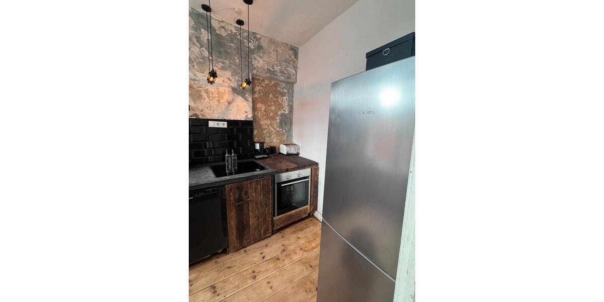 Etagenwohnung Lübeck Innenstadt - 2 Zimmer, 110 m&sup2;, 700&euro; | Angebot:25419605