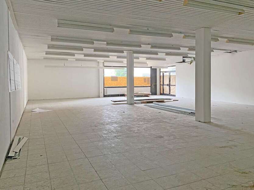 Einzelhandel in Bad Oldesloe 1.920 € 192.61 m²