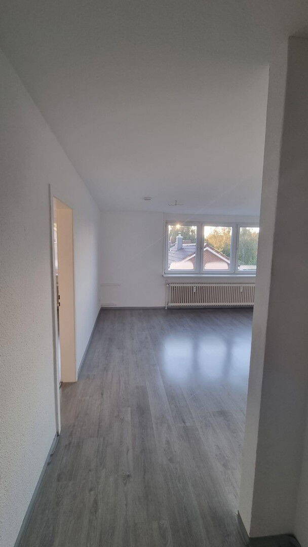 Gemütliche 2-Z-DG-Wohnung mit V-Bad in Neustadt i.H. 2 zimmer