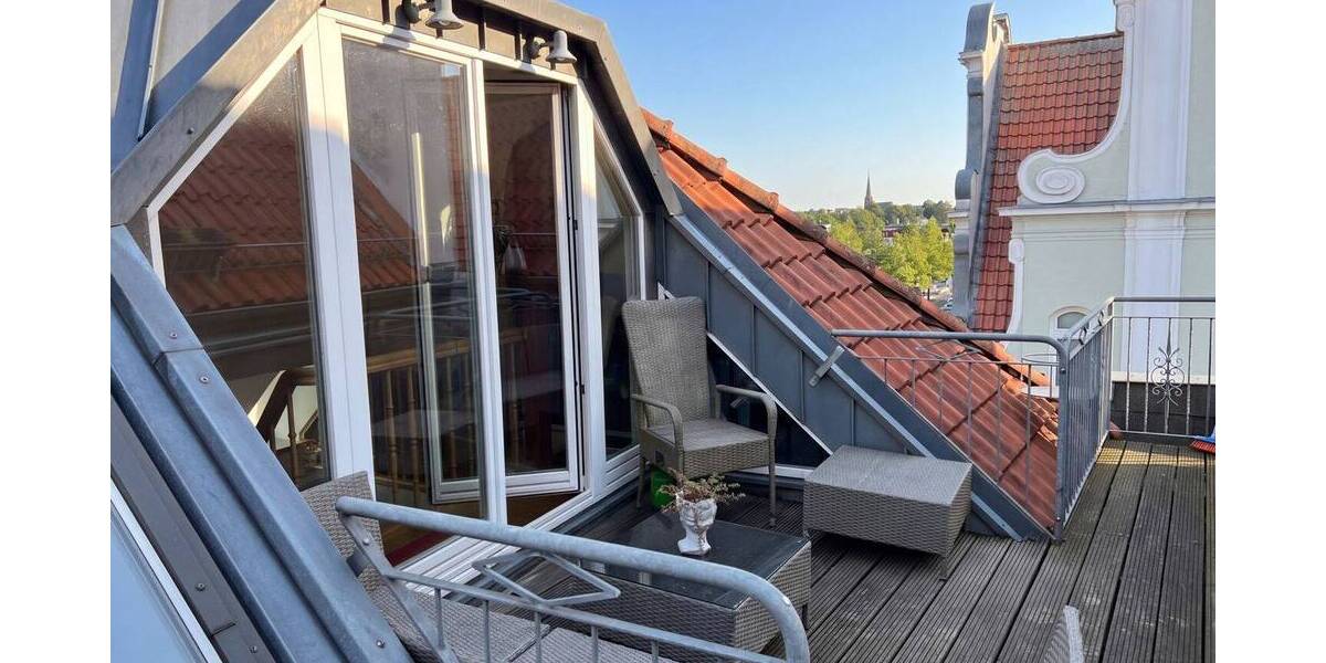 Etagenwohnung Lübeck Innenstadt - 6 Zimmer, 175 m&sup2;, 4.500&euro; | Angebot:26401158