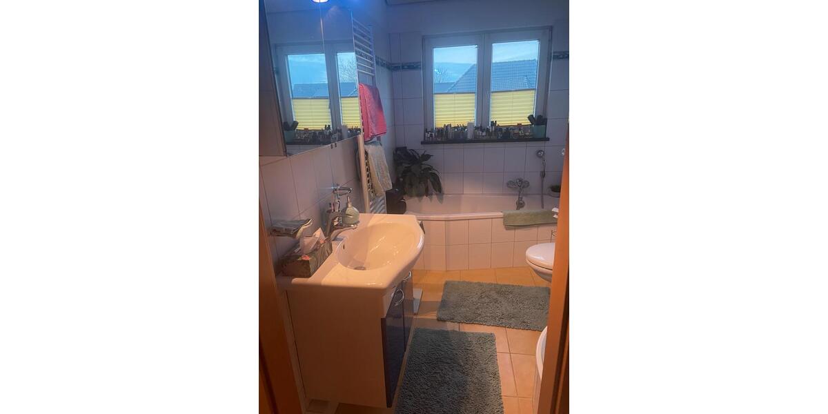 Dachgeschoßwohnung Lübeck Sankt Lorenz Nord - 2.5 Zimmer, 58 m&sup2;, 900&euro; | Angebot:24680004