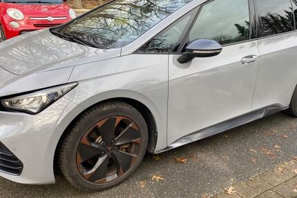 Cupra Born 85.555 km 21.100 &euro; Groß Schenkenberg 23860