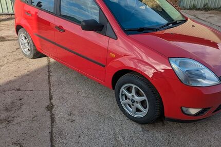 Ford Fiesta 194.000 km 2.490 &euro; Cashagen 23623