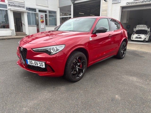 Alfa Romeo Stelvio 12.000 km 59.600 € Bad Oldesloe 23843