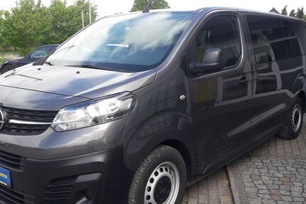 Opel Vivaro 26.200 km 31.990 &euro; Rehna 19217