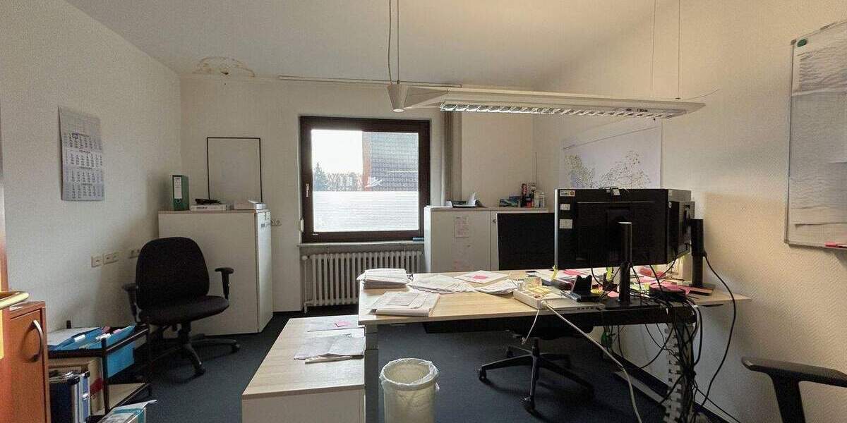 Rarität: Großzügiges, vollunterkellertes EFHZFH mit Doppelcarport und 5 Garagen in Lübeck-Kücknitz 8 zimmer