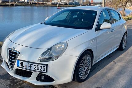 Alfa Romeo Giulietta 175.000 km 5.900 &euro; Lübeck 23568