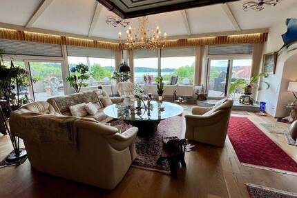 Letzte Einheit: Unikat in der Ostseeregion: Herrliche großzügige Wohnung mit einmaligem Seeblick. Große Terrasse, Schwimmbad, Sauna und Badesteg. 4 zimmer