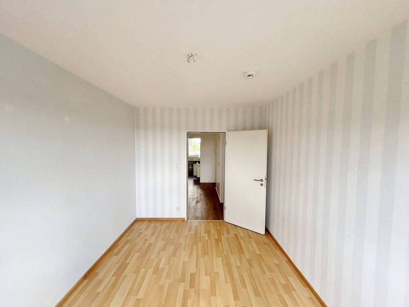 3-Zimmer Eigentumswohnung im 5.OG inkl. TG-Stellplatz in Lübeck St. Lorenz - Musikerviertel