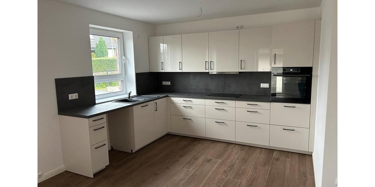 Wunderschöne Doppelhaushälfte mit Garten 5 zimmer