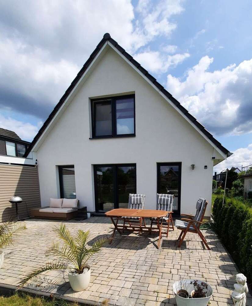 Haus zum Mieten in Lübeck 1.890 € 126 m²
