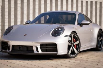 Porsche 992 2.400 km 162.900 &euro; Lübeck 23560
