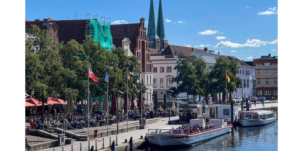Etagenwohnung Lübeck Innenstadt - 6 Zimmer, 175 m&sup2;, 4.500&euro; | Angebot:26401158