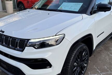 Jeep Compass 12.108 km 34.990 € Lübeck 23554