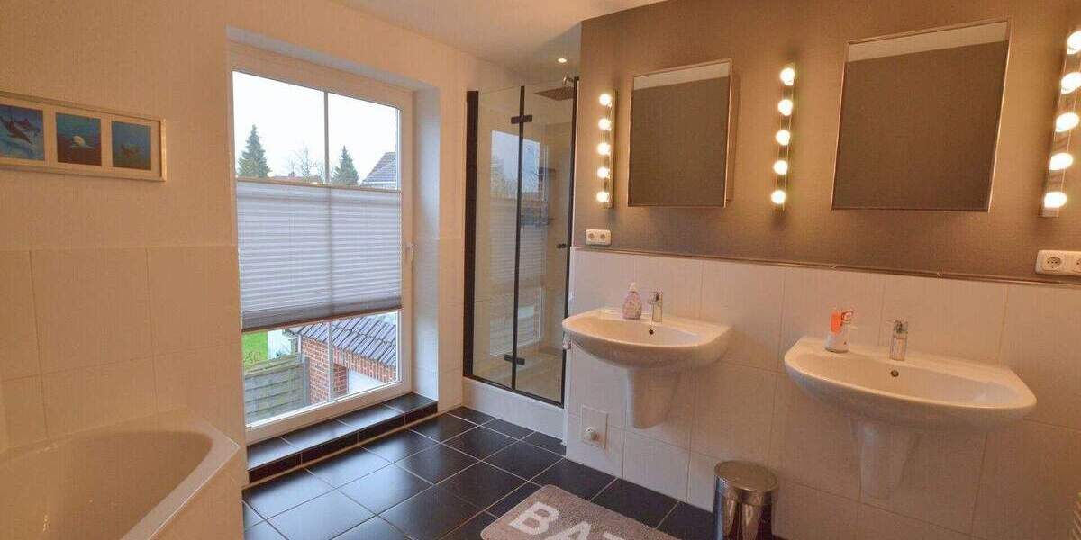 Einfamilienhaus Timmendorfer Strand / Großtimmendorf Groß Timmendorf - 7 Zimmer, 210 m&sup2;, 895.000&euro; | Angebot:24778155