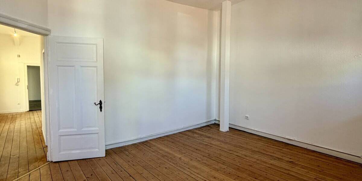 Etagenwohnung Lübeck Innenstadt - 4 Zimmer, 122 m&sup2;, 1.900&euro; | Angebot:26528239
