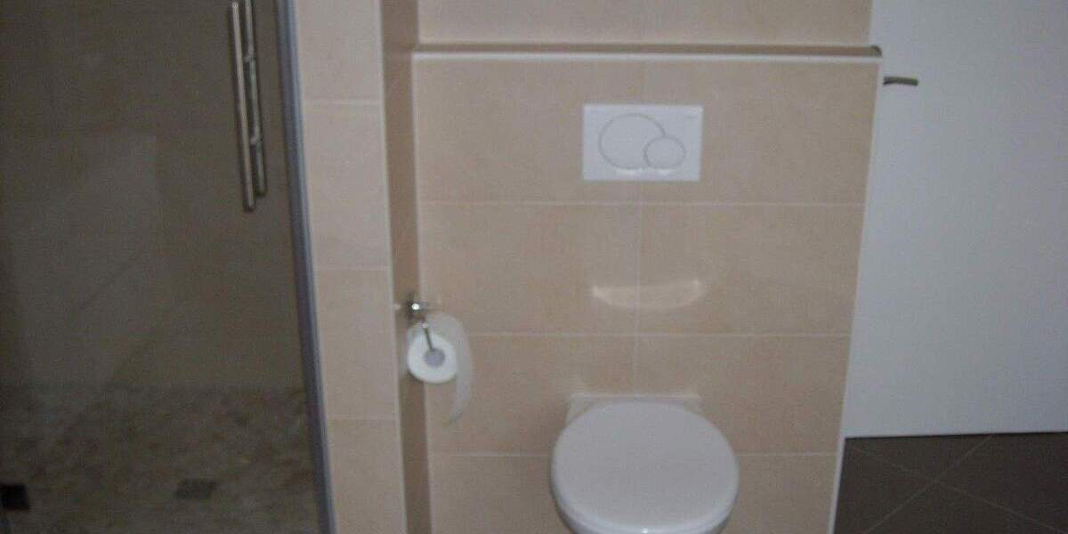 Sehr schöne, gut geschnittene und ruhige 2-Zimmer-Wohnung mit Balkon in St. Jürgen 2 zimmer