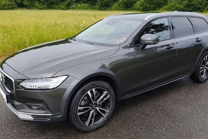 Volvo V90 Cross Country 72.000 km 32.599 &euro; Zarpen 23619
