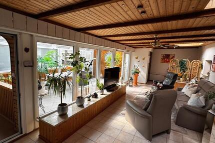 Haus Bad Segeberg - 9 Zimmer, 189 m&sup2;, 2.090&euro; | Angebot:26660091