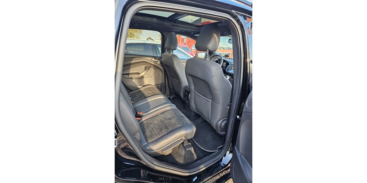 Ford Kuga 90.500 km 22.999 &euro; Lübeck 23539