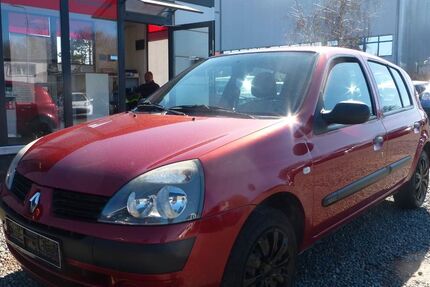 Renault Clio 81.000 km 2.950 &euro; Lübeck 23560