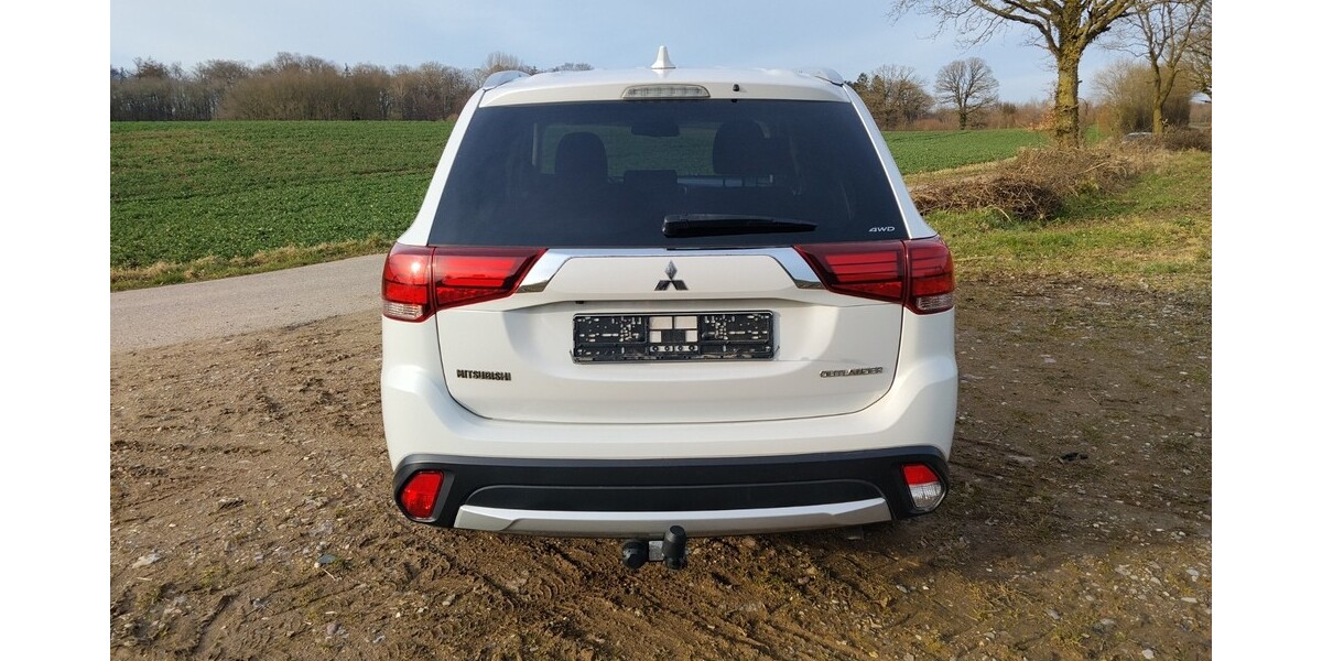 Mitsubishi Outlander III 125.000 km 15.000 &euro; Ahrensbök 23623