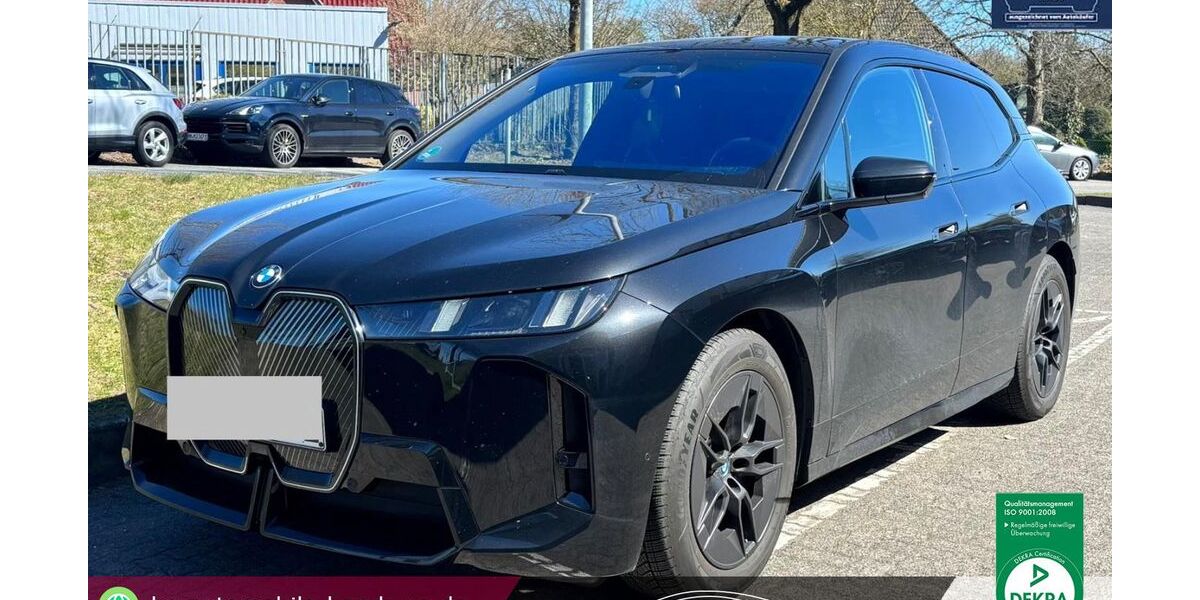 BMW iX 12.499 km 69.900 &euro; Bad Segeberg 23795