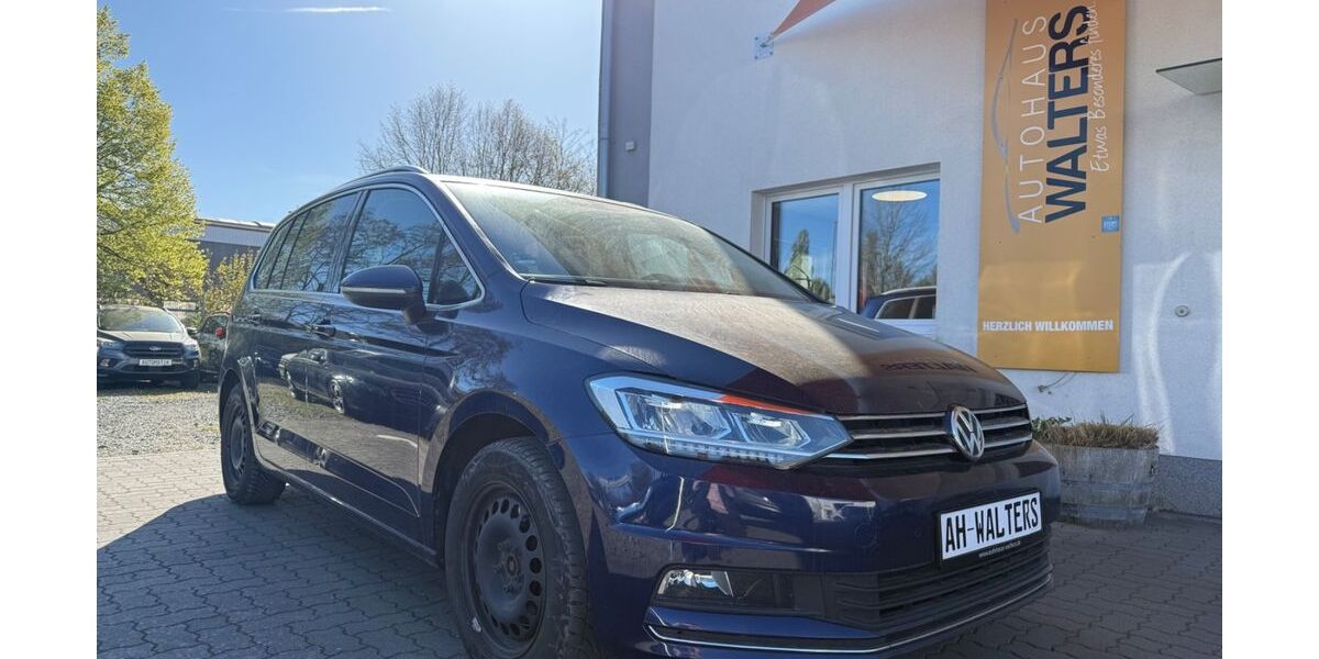 VW Touran 90.504 km 23.885 &euro; Stockelsdorf bei Lübeck 23617