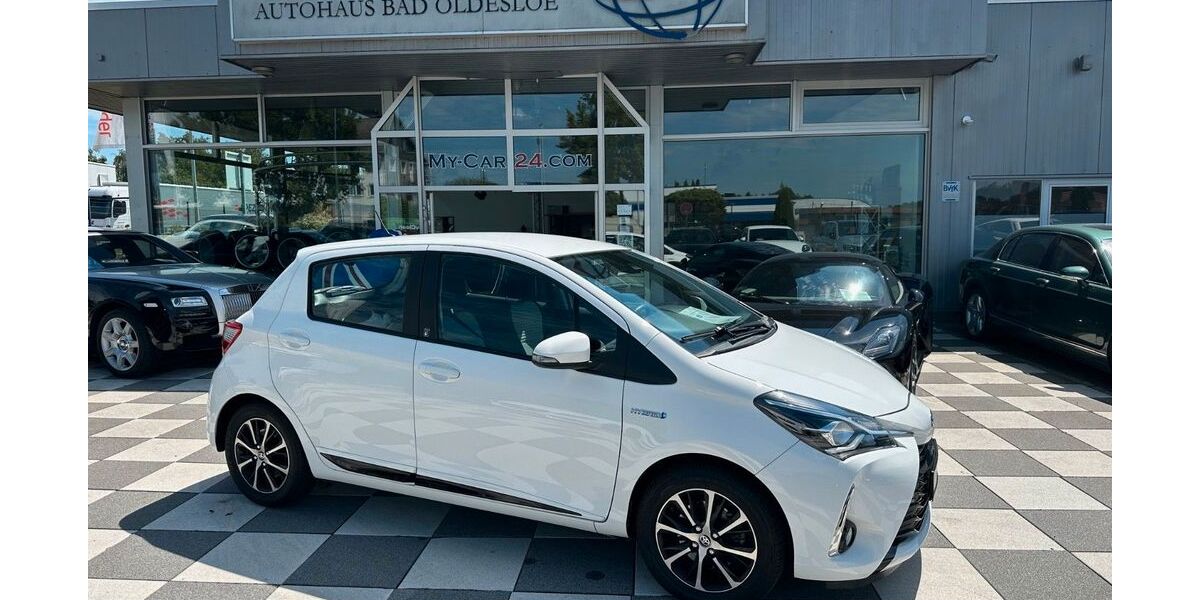 Toyota Yaris 29.211 km 14.888 &euro; Bad Oldesloe 23843